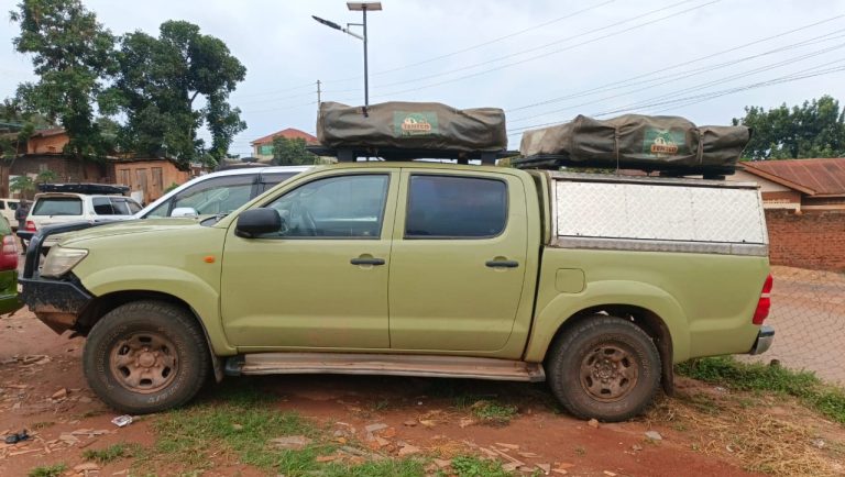 Toyota Hilux Double Cab (Safari Edition) Side View