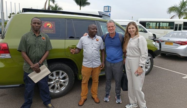 Toyota Land Cruiser 100 Series Side View
